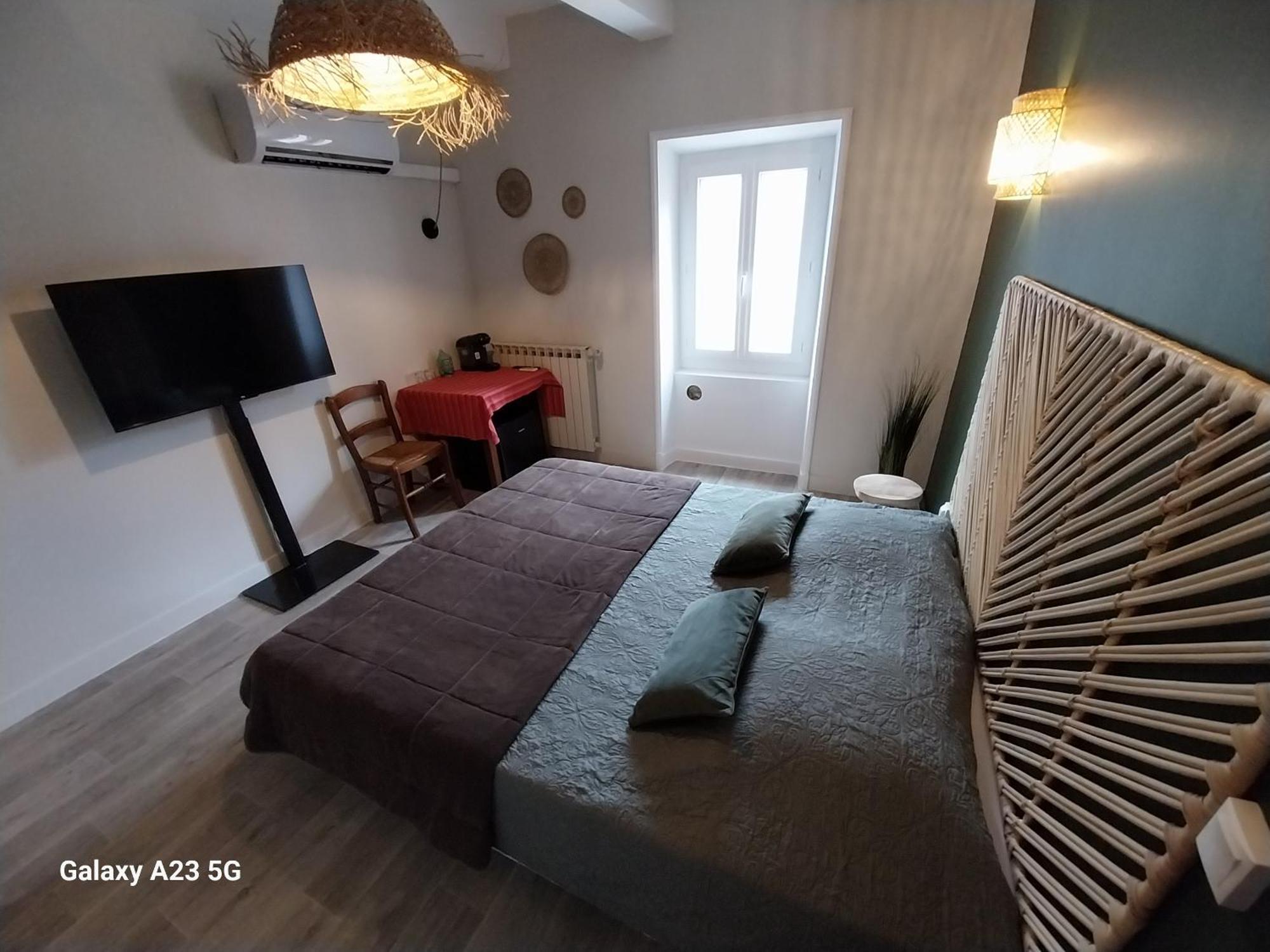 Le 18 By Benson Hotell Bollène Exteriör bild